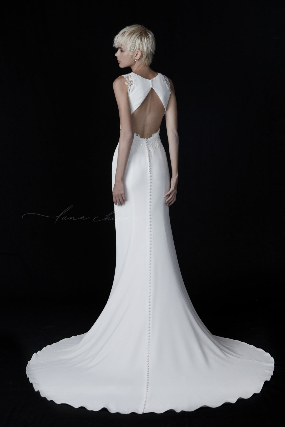 VH0002 off-the-rack wedding dress detail